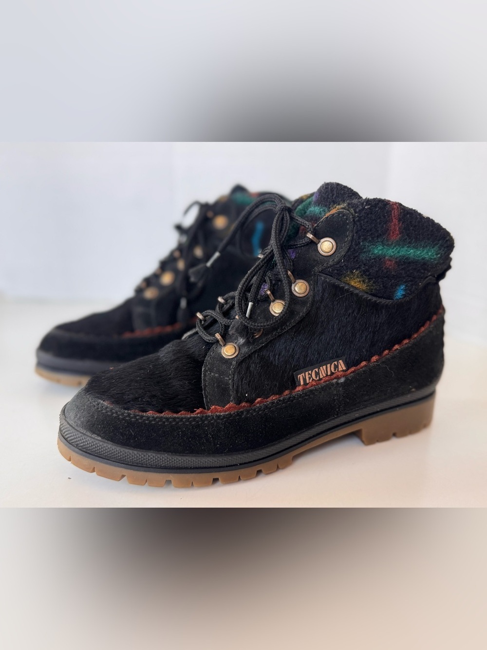 Vintage 70s 80s TECNICA Black Retro Lace Up Fur Boots Shoes Women’s Size 37
